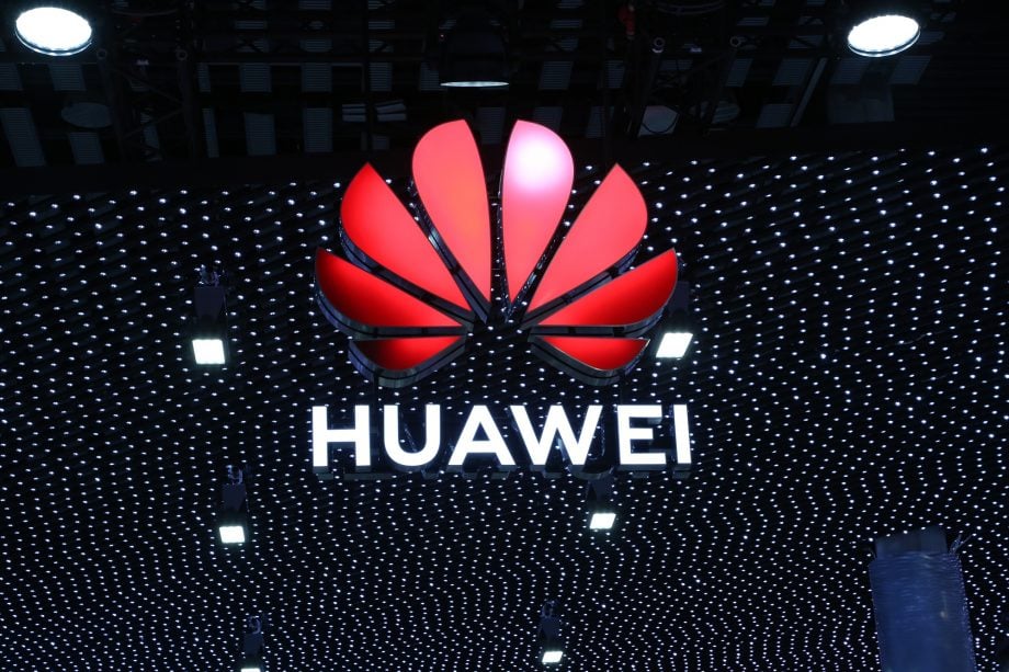 HONOR bets on Huawei mobile services