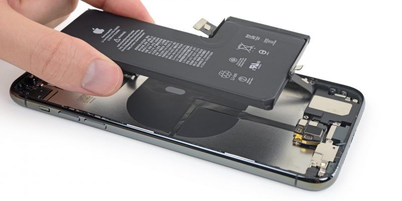 Internal components of the iPhone 11 Pro, for easy maintenance