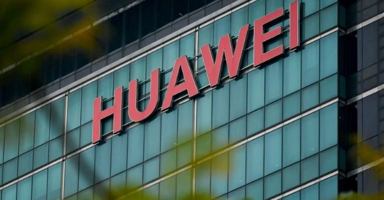 Huawei set to launch smartphone with screen occupies 100% of the front face on Oct 17