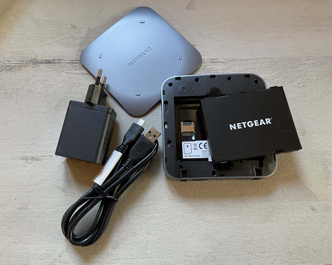 Netgear Nighthawk M2 review, mobile router with Gigabit LTE